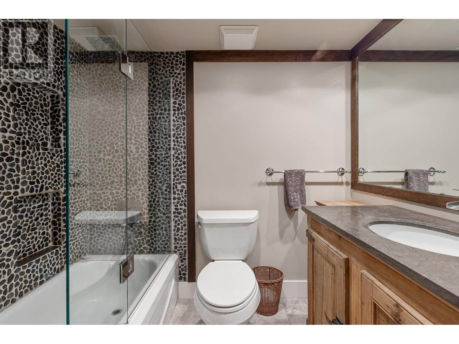 207 2050 Lake Placid Road, Whistler, British Columbia  V8E 0A8 - Photo 13 - R2991275