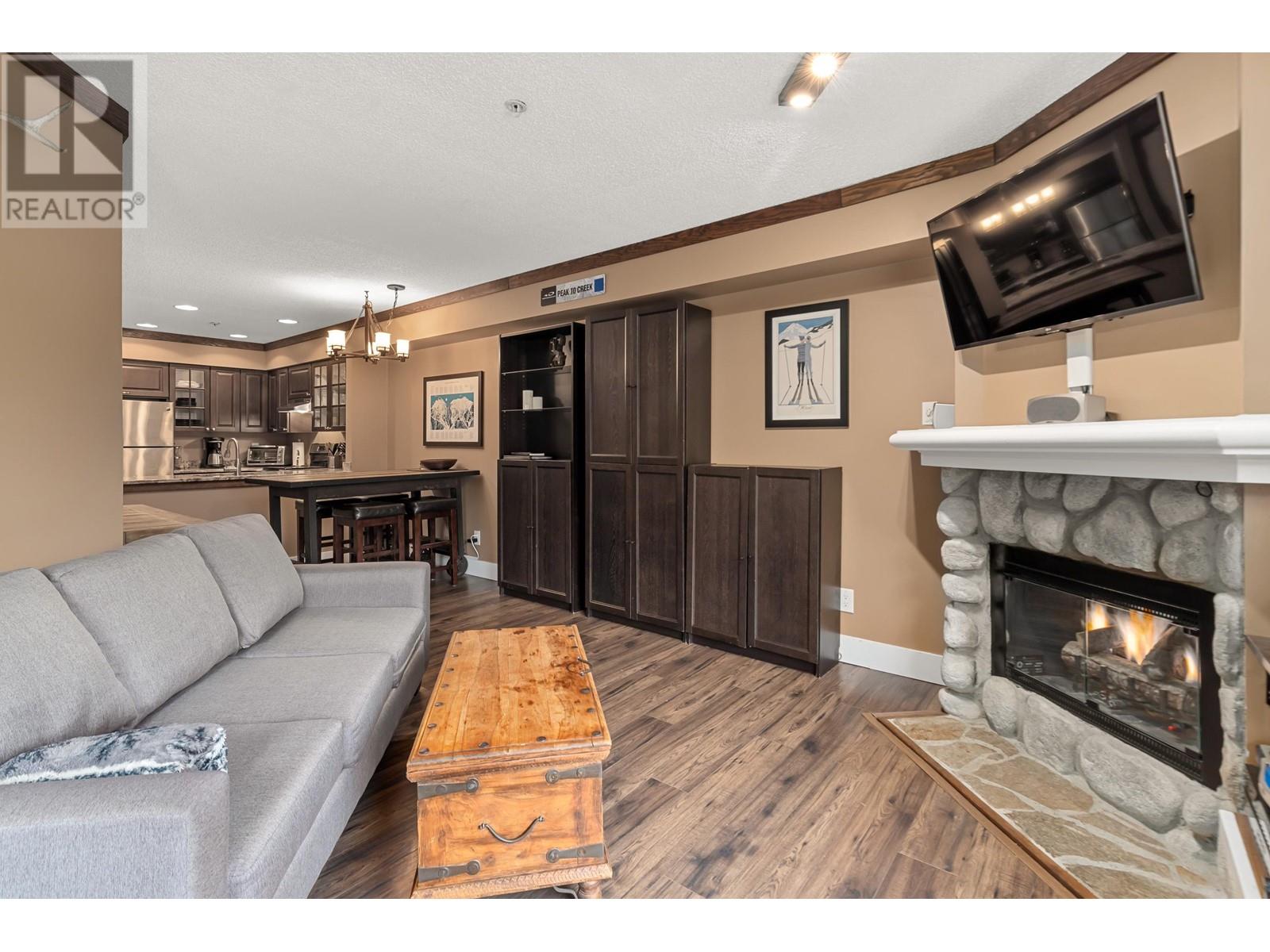 207 2050 Lake Placid Road, Whistler, British Columbia  V8E 0A8 - Photo 9 - R2991275