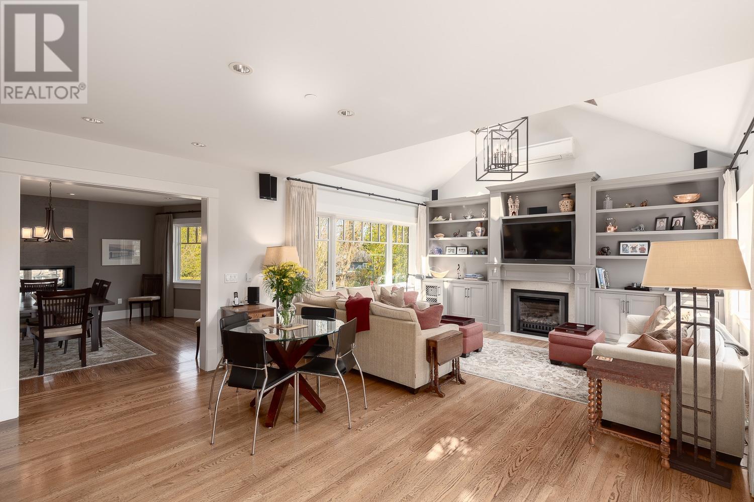 4208 W 13th Avenue, Vancouver, British Columbia  V6R 2T8 - Photo 2 - R2991311