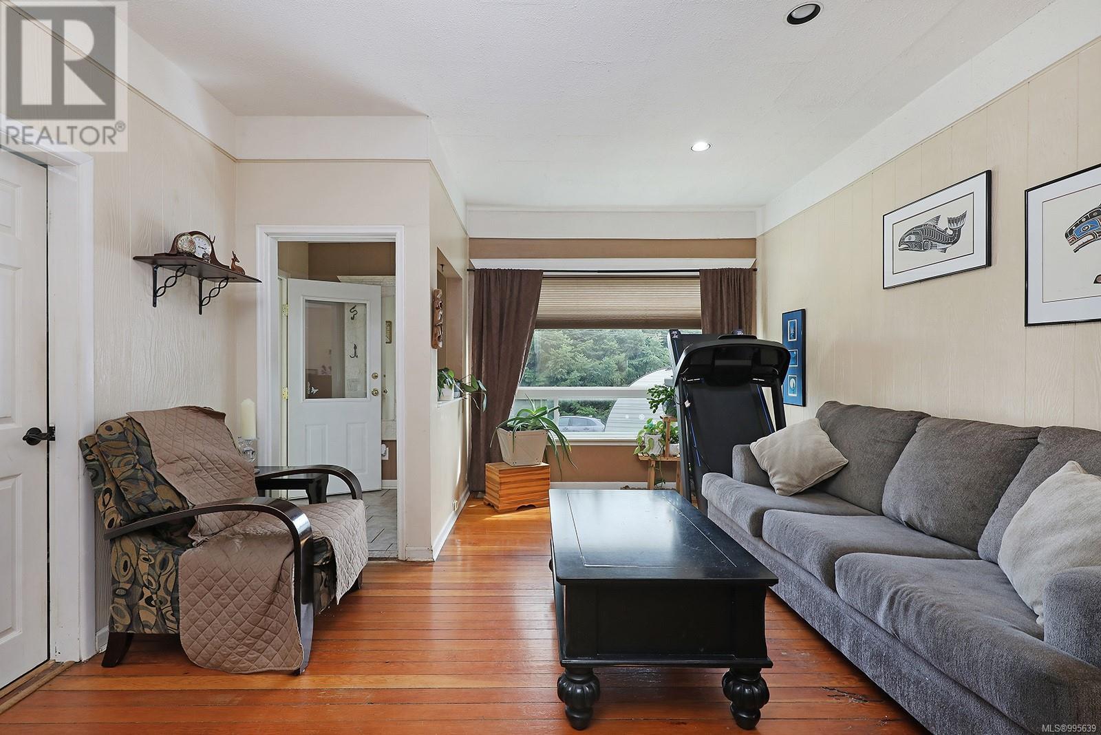 Property at 2612 Penrith Ave image 2