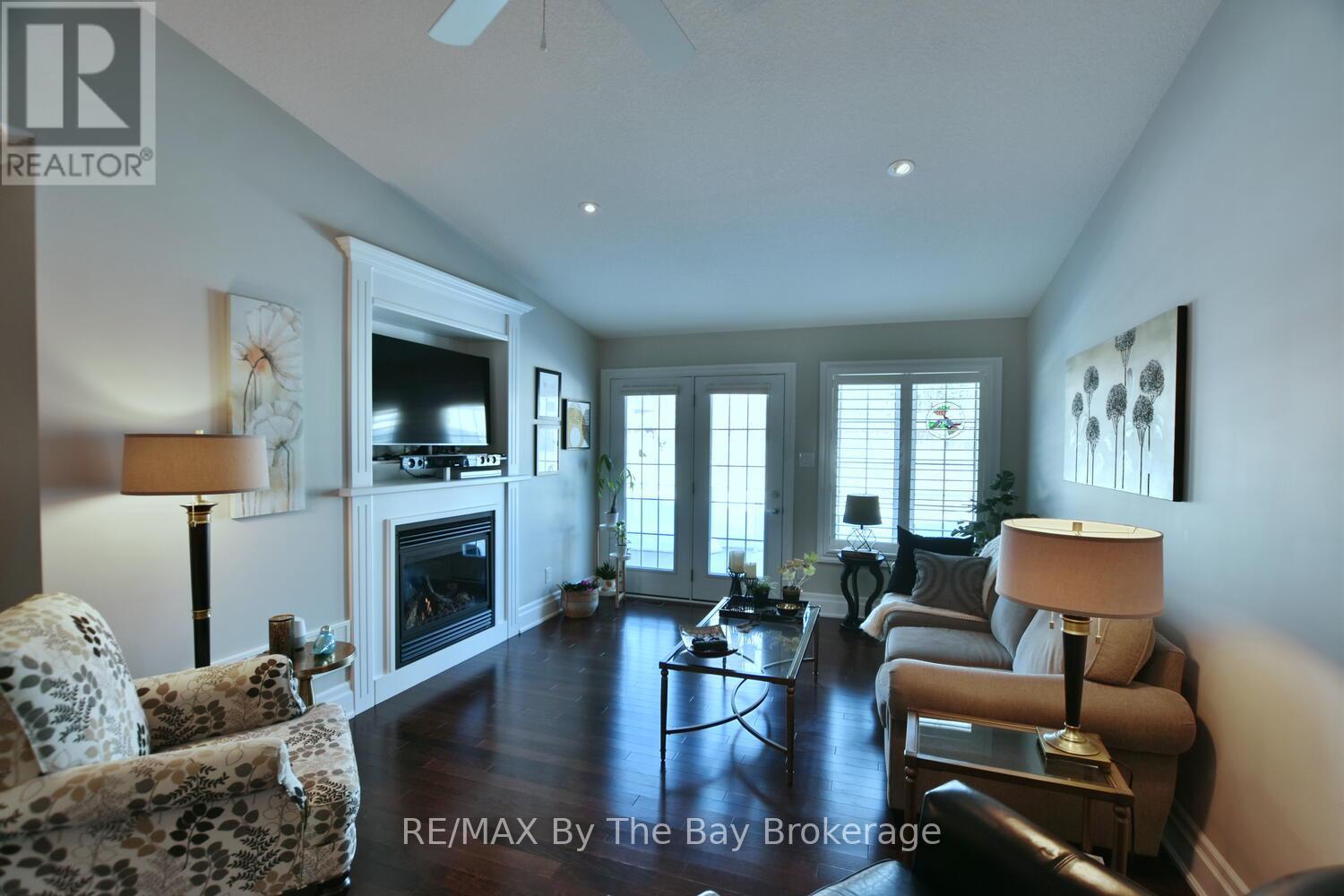 12 Garden Grove Crescent, Wasaga Beach, Ontario  L9Z 0E6 - Photo 11 - S12014273