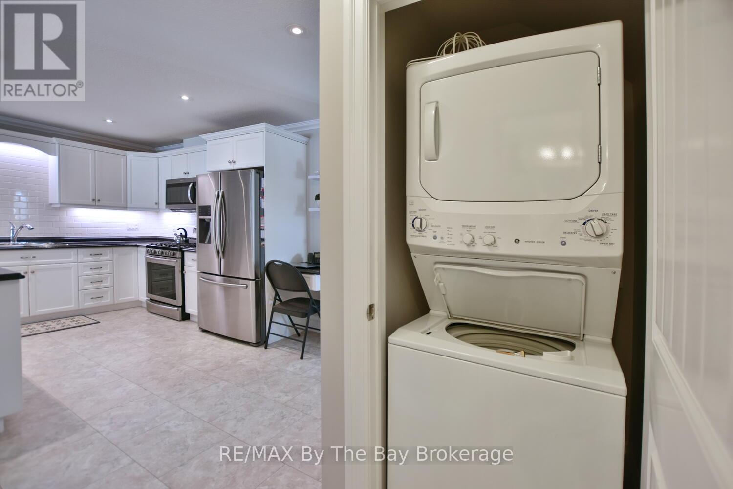 12 Garden Grove Crescent, Wasaga Beach, Ontario  L9Z 0E6 - Photo 21 - S12014273