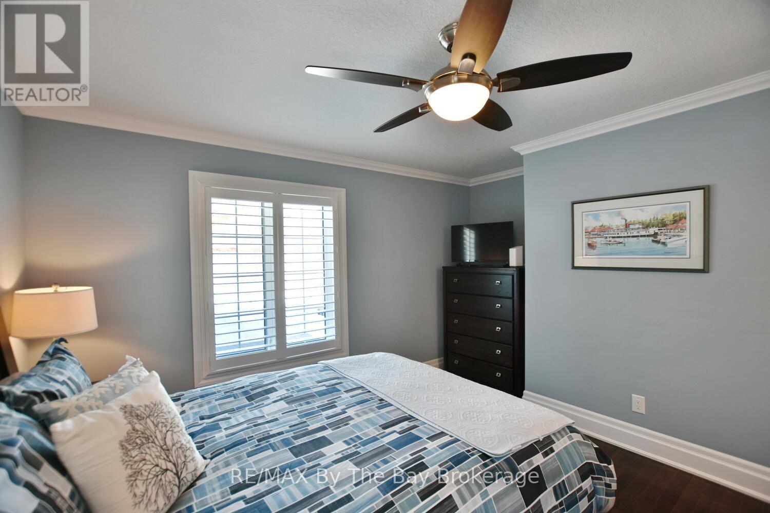 12 Garden Grove Crescent, Wasaga Beach, Ontario  L9Z 0E6 - Photo 17 - S12014273
