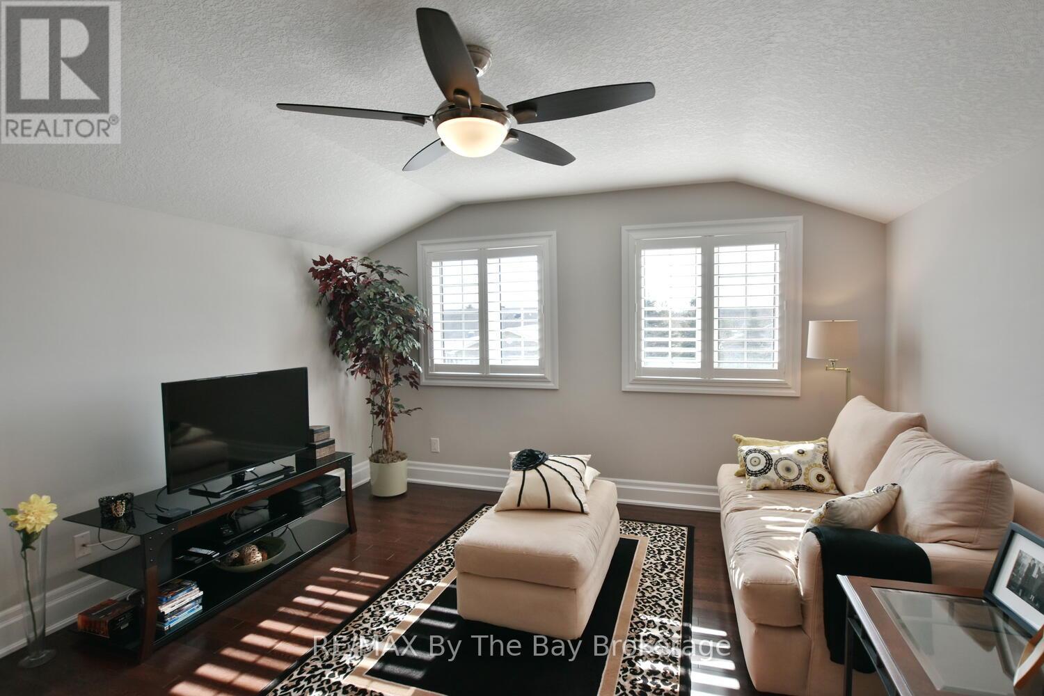 12 Garden Grove Crescent, Wasaga Beach, Ontario  L9Z 0E6 - Photo 24 - S12014273