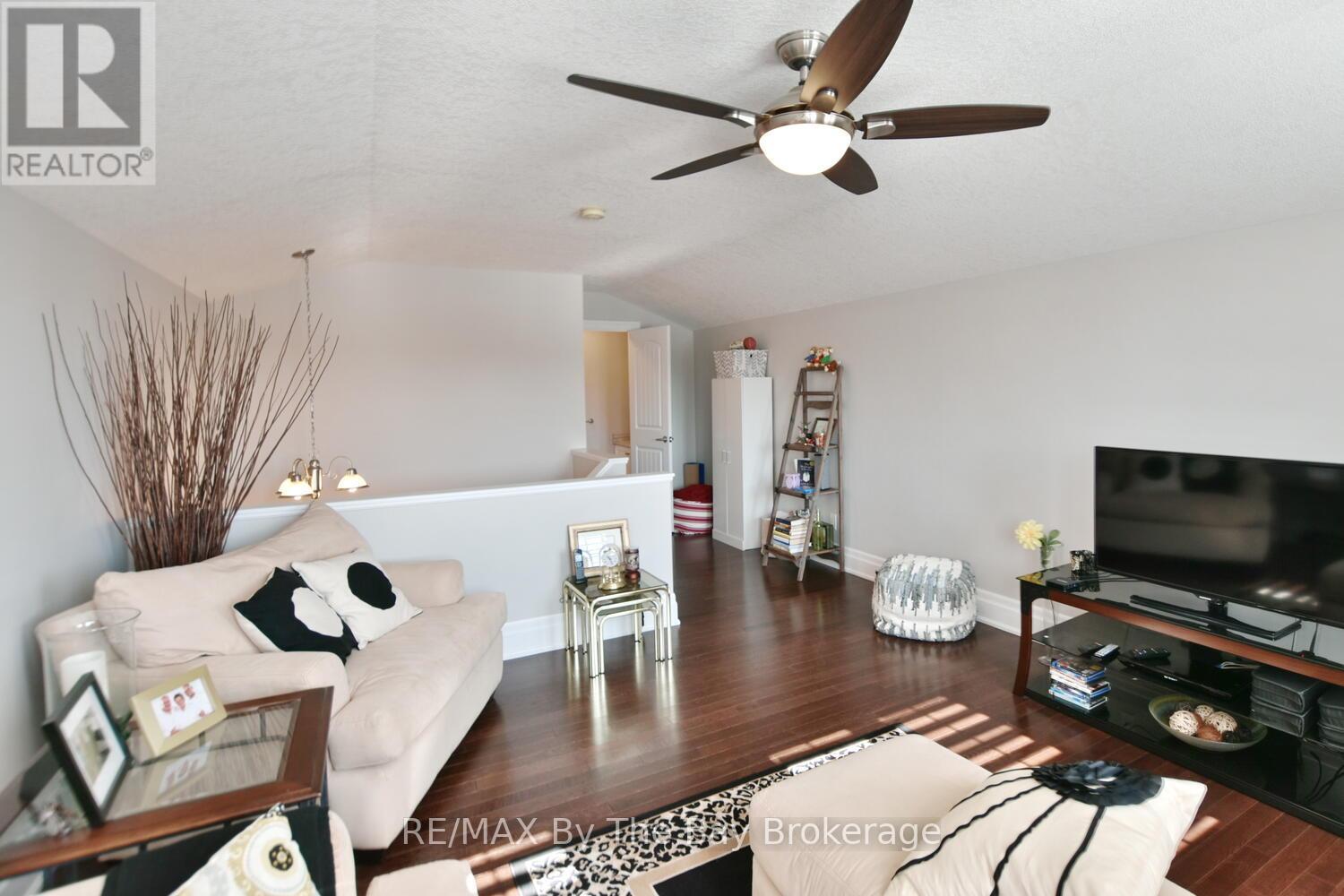 12 Garden Grove Crescent, Wasaga Beach, Ontario  L9Z 0E6 - Photo 25 - S12014273