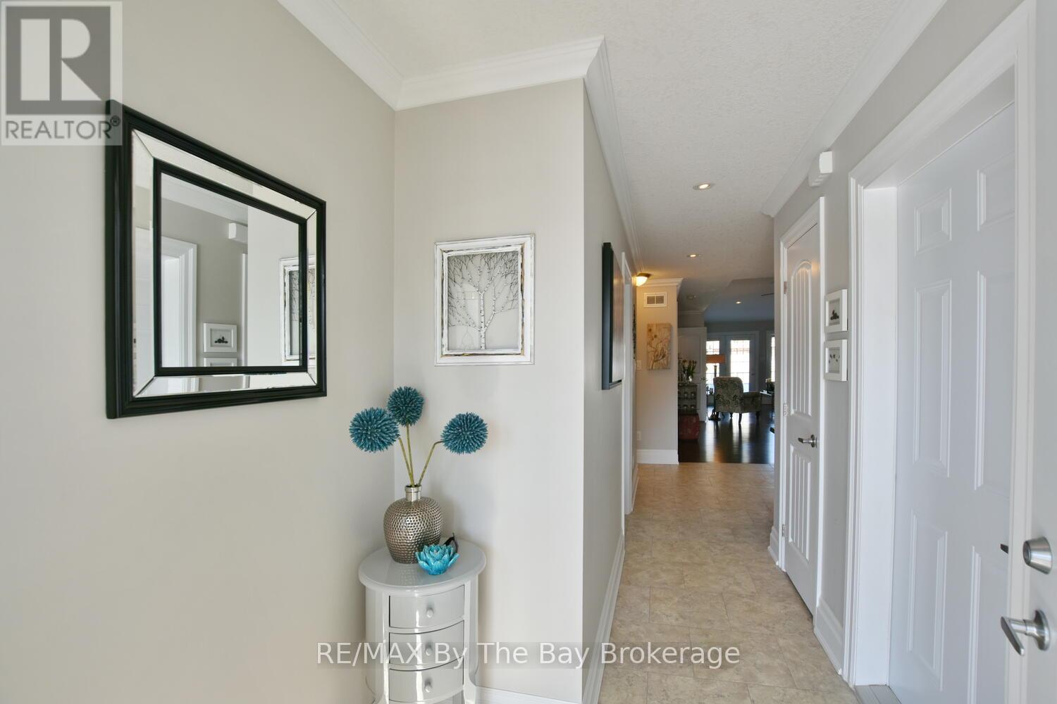Property at 12 GARDEN GROVE CRESCENT image 4