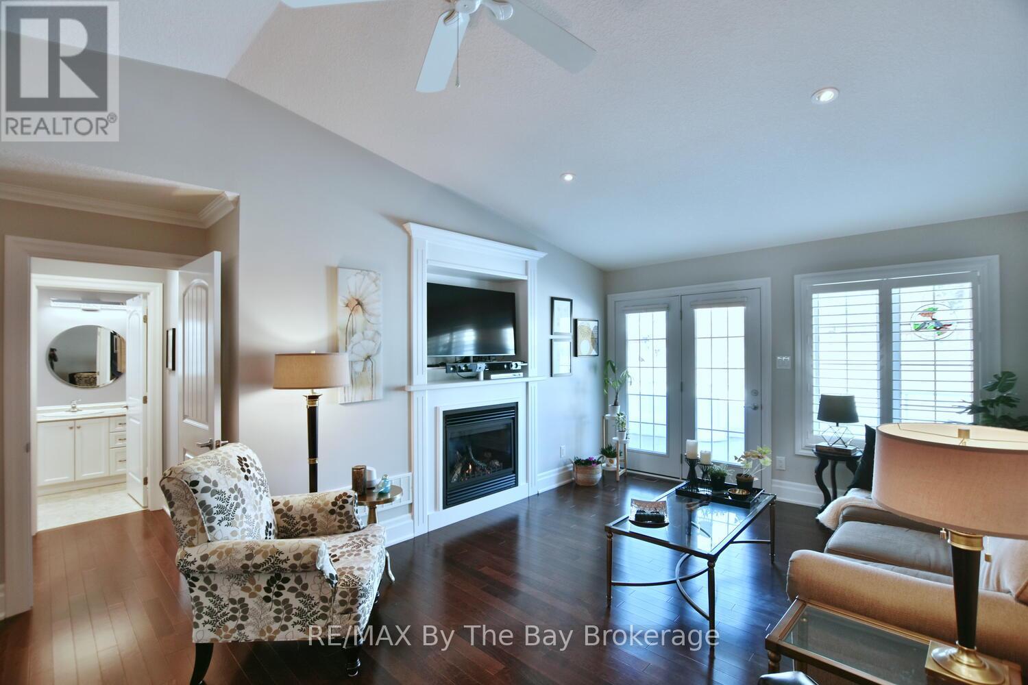 12 Garden Grove Crescent, Wasaga Beach, Ontario  L9Z 0E6 - Photo 9 - S12014273
