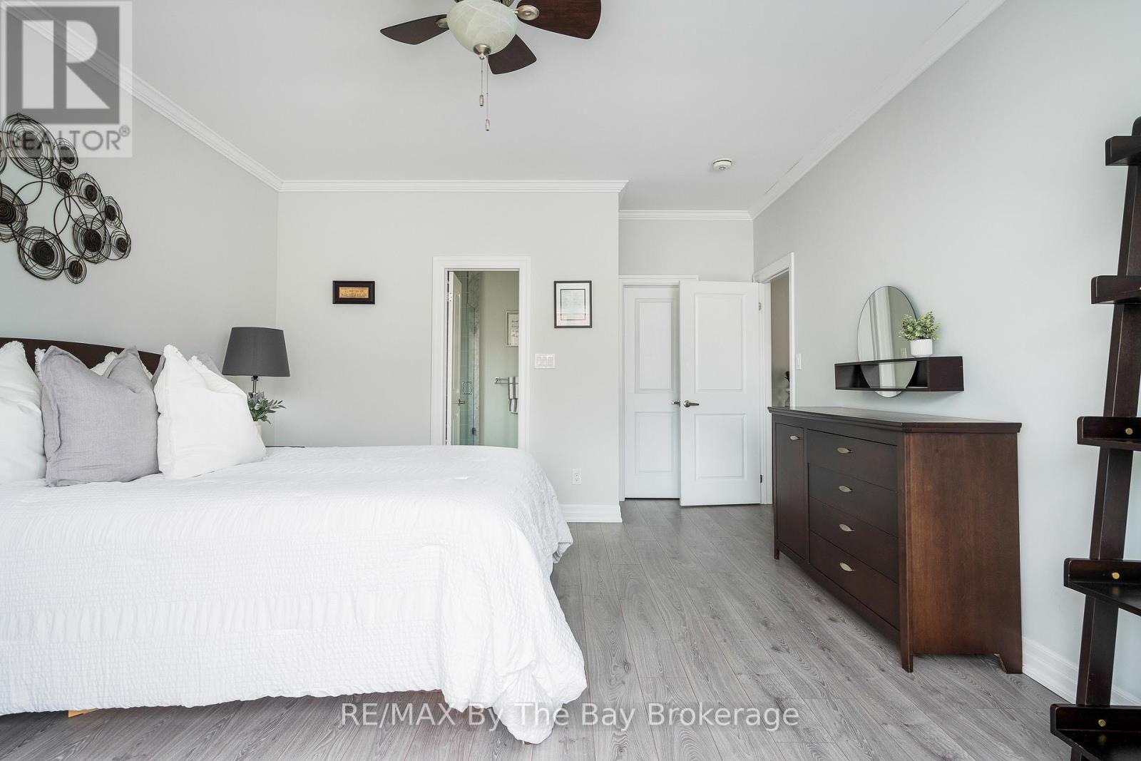 28 Cristiano Avenue, Wasaga Beach, Ontario  L9Z 0H2 - Photo 20 - S12082799