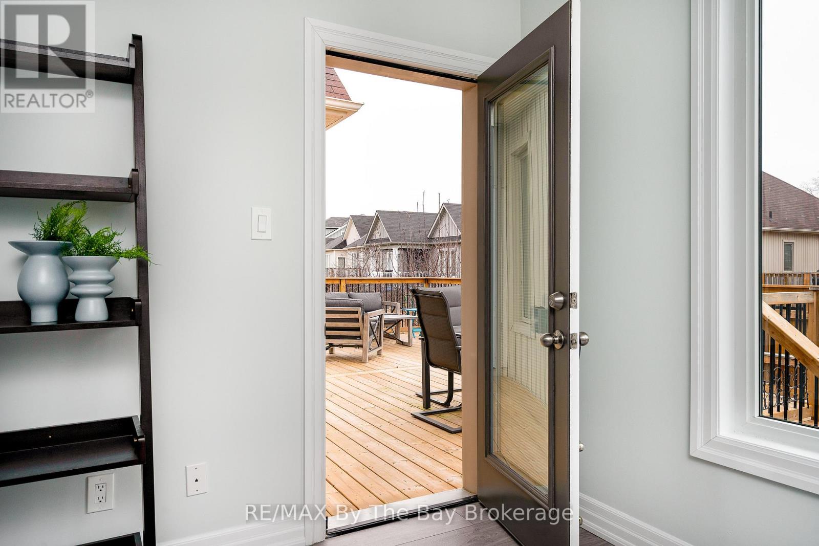 28 Cristiano Avenue, Wasaga Beach, Ontario  L9Z 0H2 - Photo 21 - S12082799