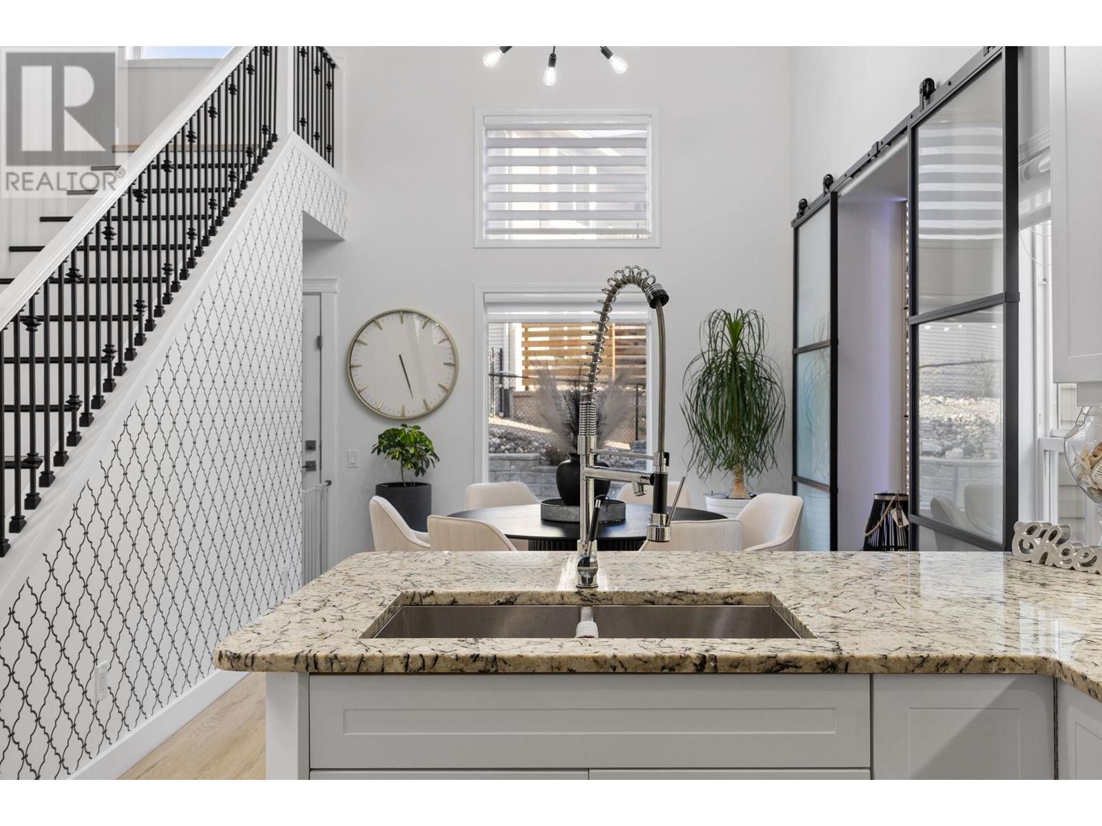Property at 667 South Crest Drive image 3