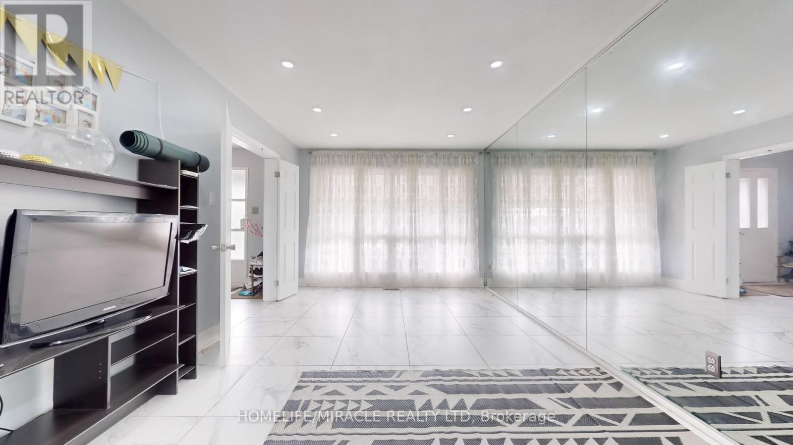 Property at 20 EARNSCLIFFE CIRCLE image 5