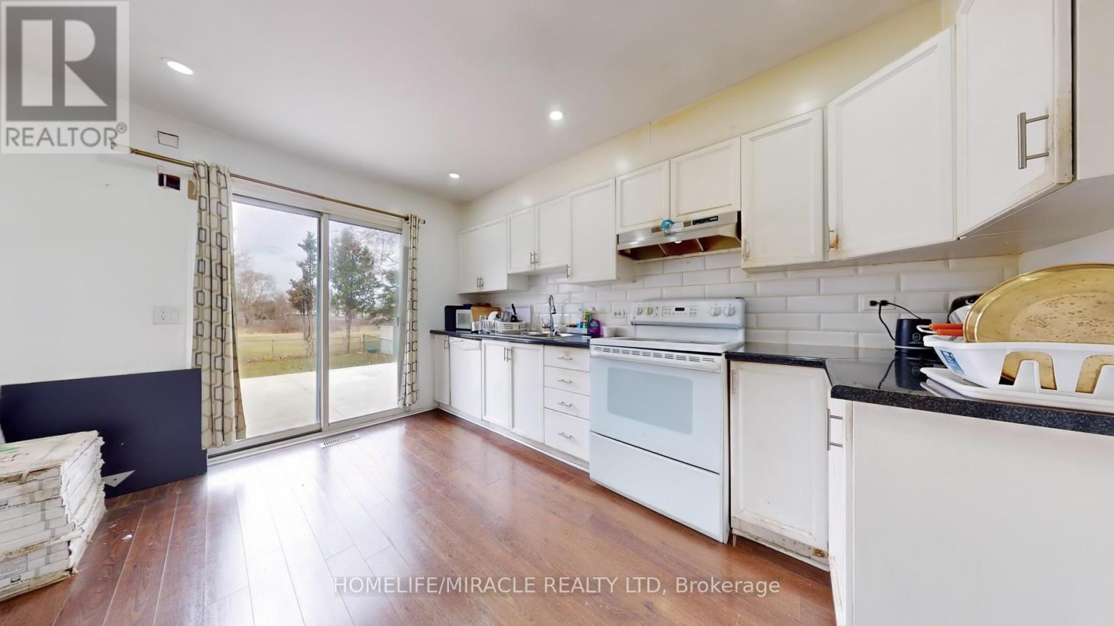 20 Earnscliffe Circle, Brampton, Ontario  L6T 2B2 - Photo 9 - W12087466