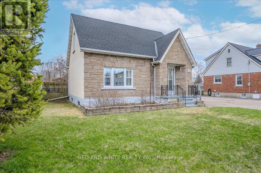 Property at 315 OTTAWA STREET S image 3