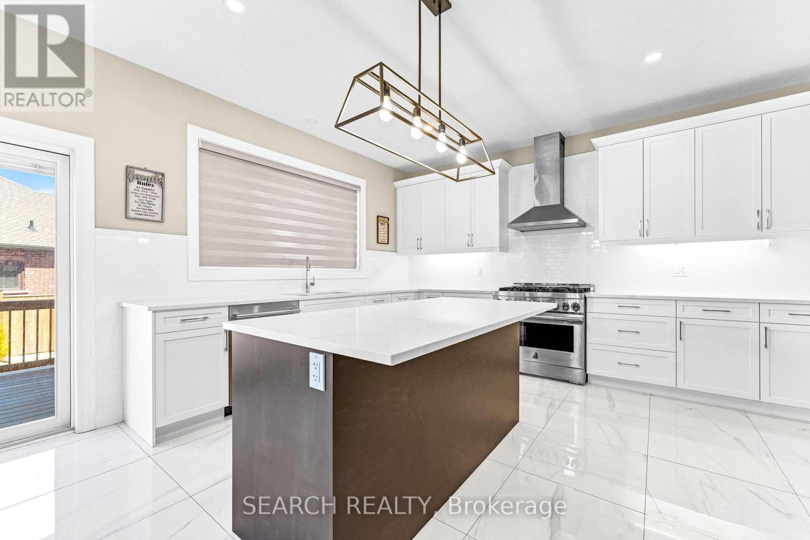 204 Boardwalk Way, Thames Centre, Ontario  N0L 1G3 - Photo 6 - X12087481