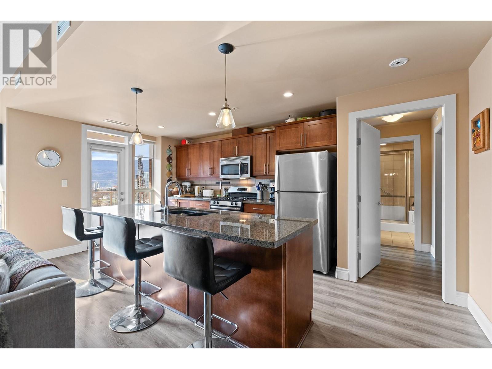 Property at 1160 Bernard Avenue Unit# 903 image 4