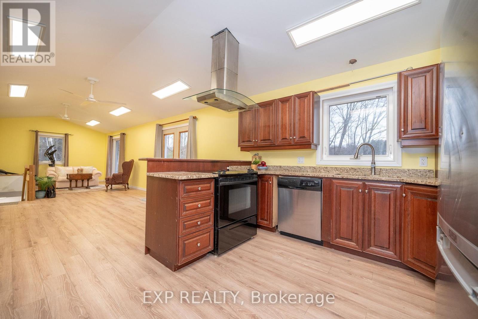 4190 Calabogie Road, Greater Madawaska, Ontario  K0J 1H0 - Photo 8 - X12087527