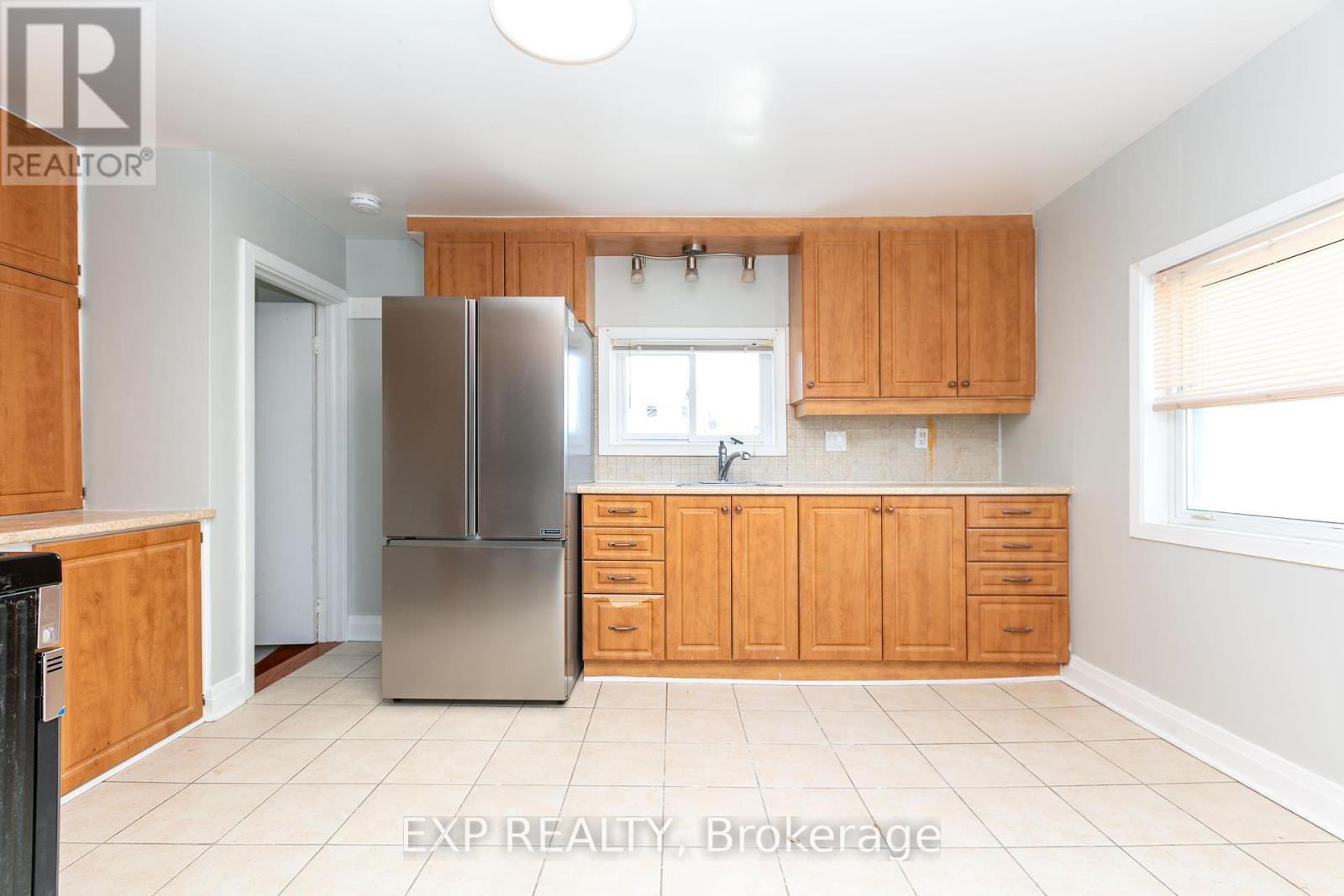 303 Shakespeare Street, Ottawa, Ontario  K1L 5M3 - Photo 12 - X12087511
