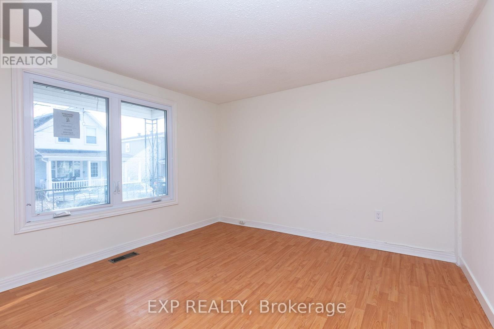 303 Shakespeare Street, Ottawa, Ontario  K1L 5M3 - Photo 6 - X12087511