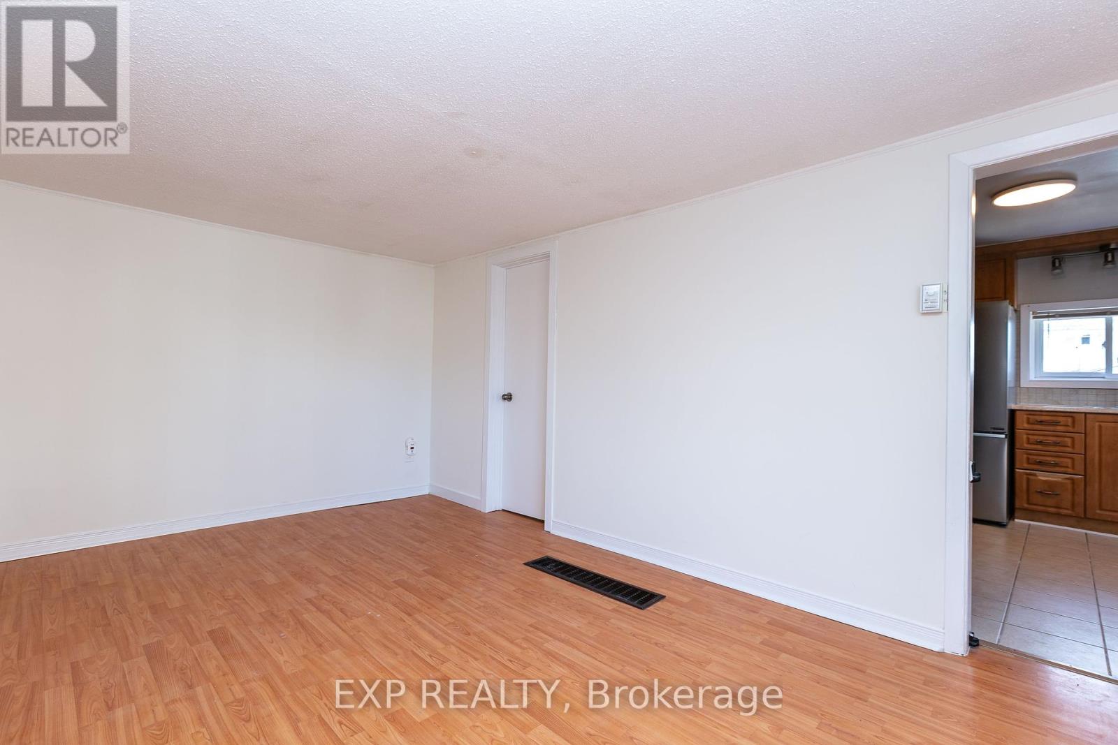 303 Shakespeare Street, Ottawa, Ontario  K1L 5M3 - Photo 8 - X12087511