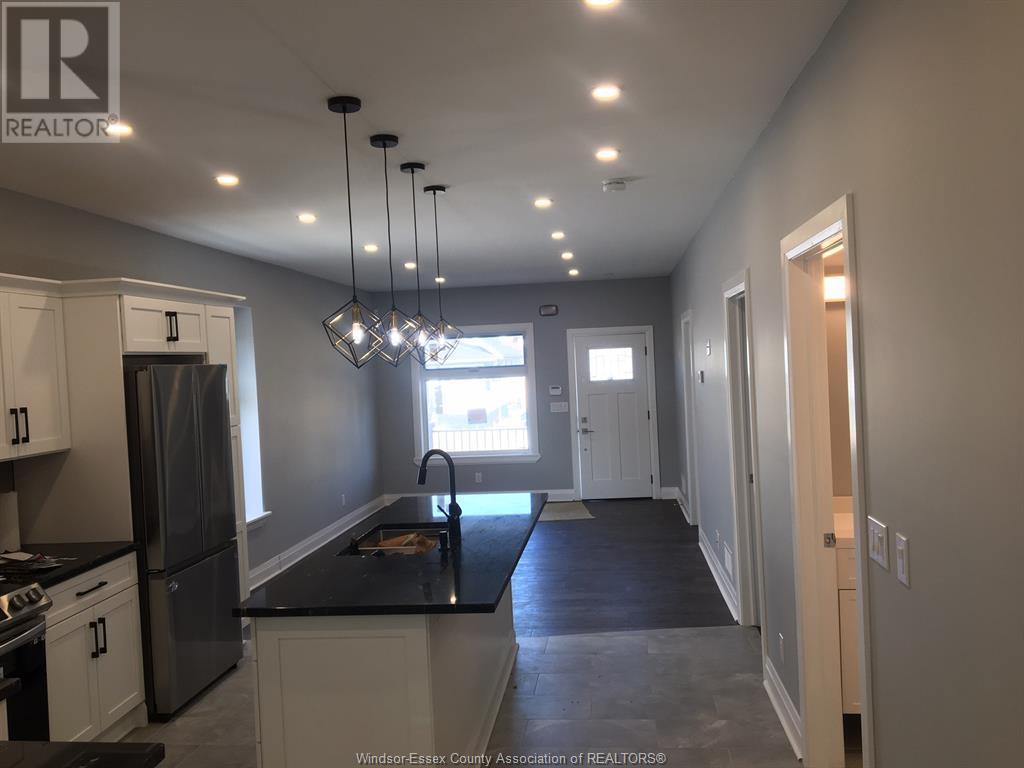 Property at 1059 ELSMERE image 5