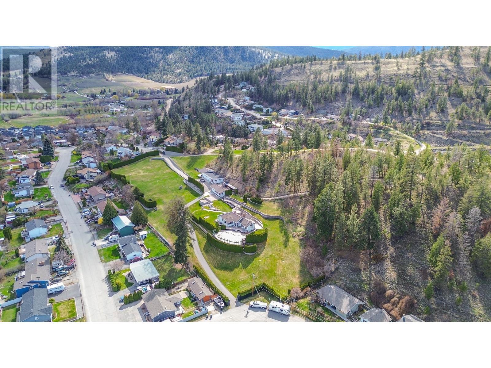 12600 Blagborne Avenue, Summerland, British Columbia  V0H 1Z8 - Photo 2 - 10343960