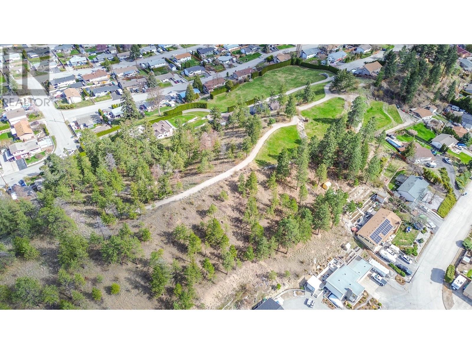 12600 Blagborne Avenue, Summerland, British Columbia  V0H 1Z8 - Photo 10 - 10343960