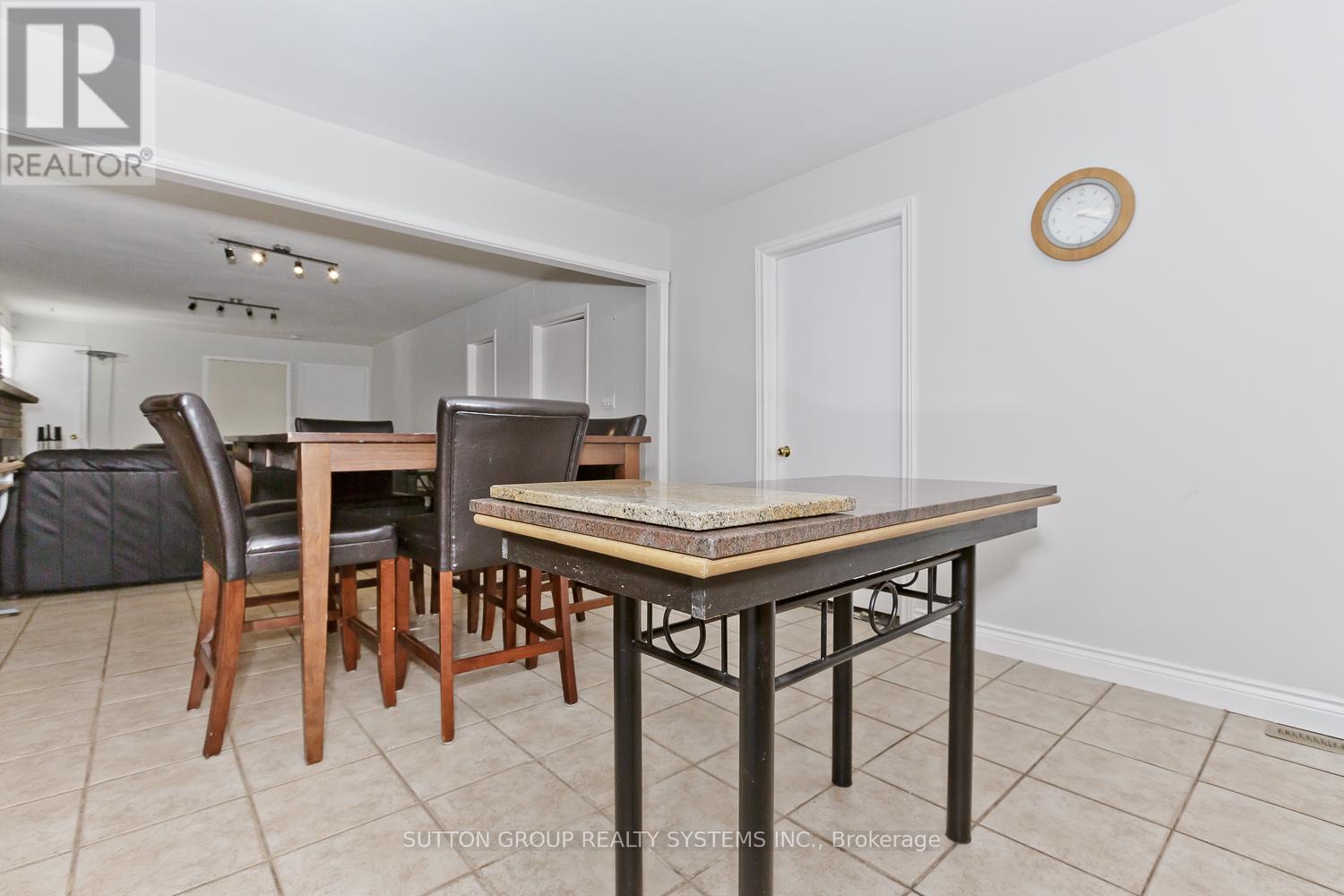Lower - 233 Hullmar Drive, Toronto, Ontario  M3N 2G2 - Photo 11 - W12087508