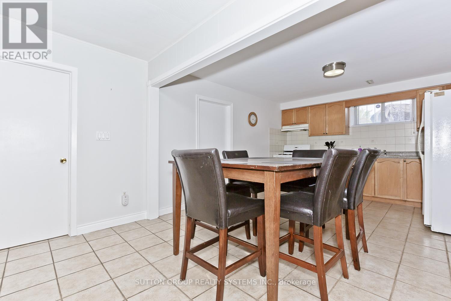Lower - 233 Hullmar Drive, Toronto, Ontario  M3N 2G2 - Photo 12 - W12087508