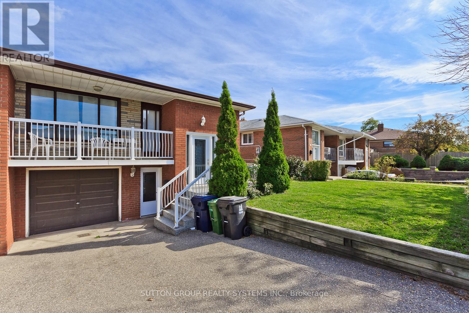 Lower - 233 Hullmar Drive, Toronto, Ontario  M3N 2G2 - Photo 2 - W12087508