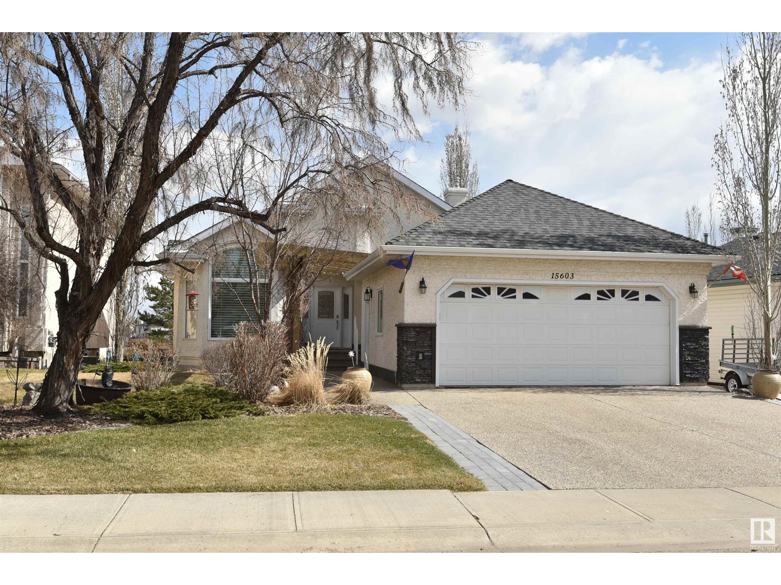 Property at 15603 59 ST NW image 3