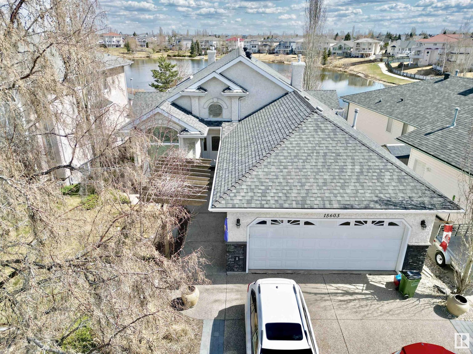 Property at 15603 59 ST NW image 2