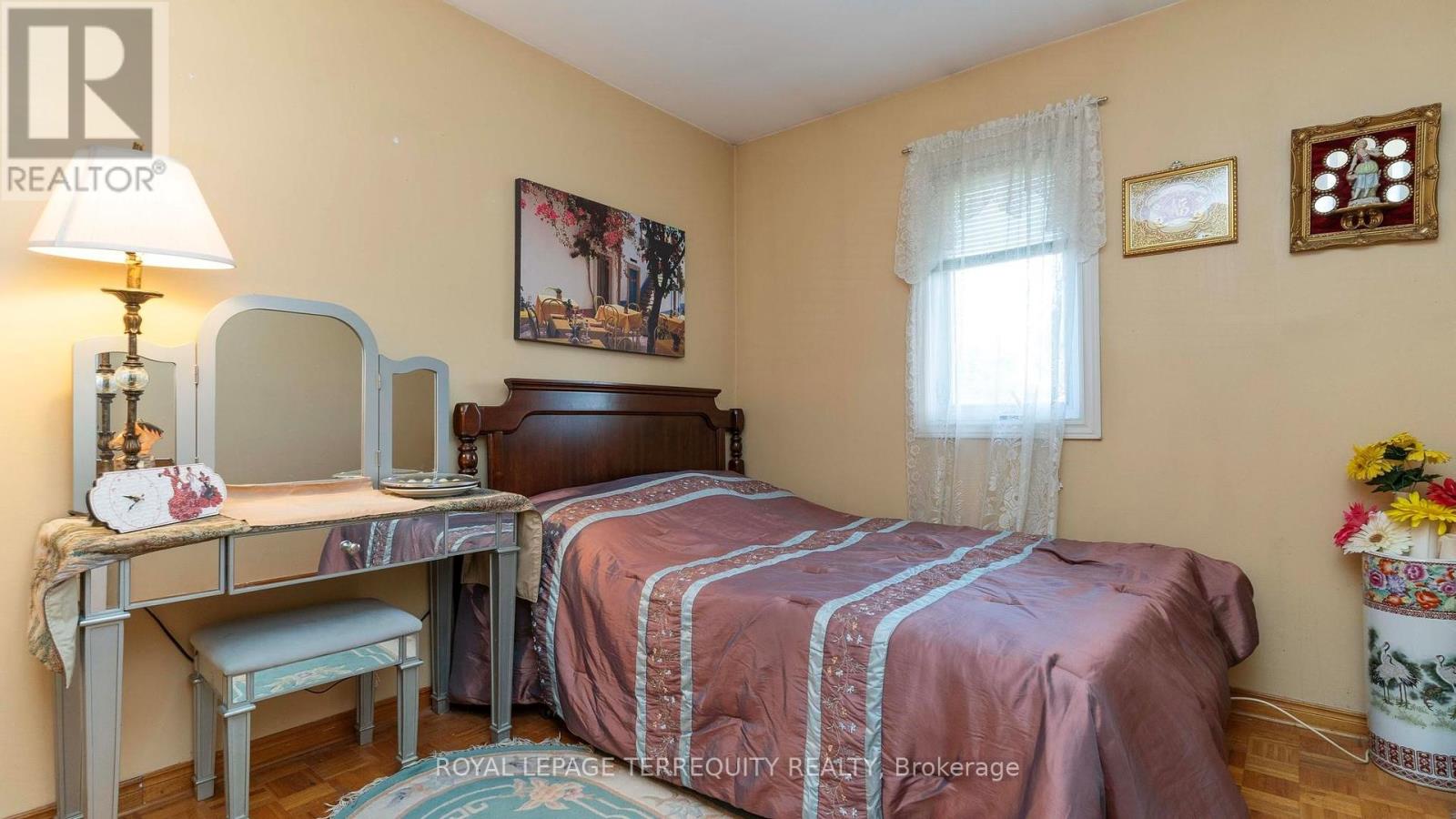 Photo 15 of 20 for 183 Millbank Drive