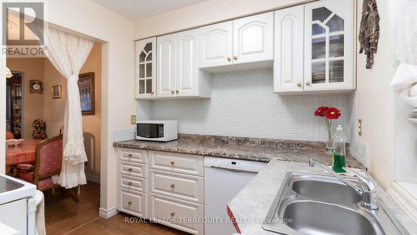 Photo 9 of 20 for 183 Millbank Drive