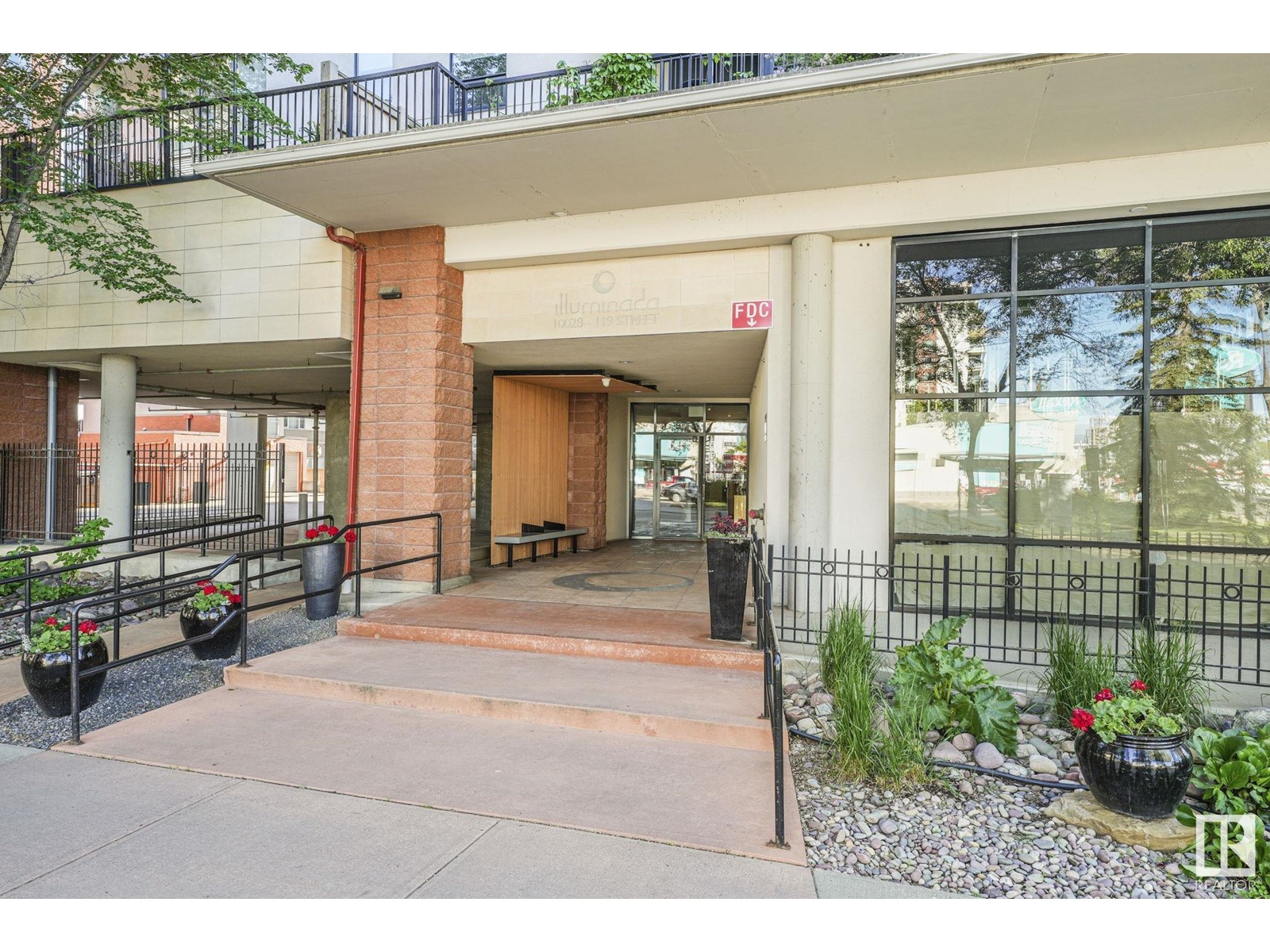 #601 10028 119 St Nw, Edmonton, Alberta  T5K 1Y8 - Photo 2 - E4431202