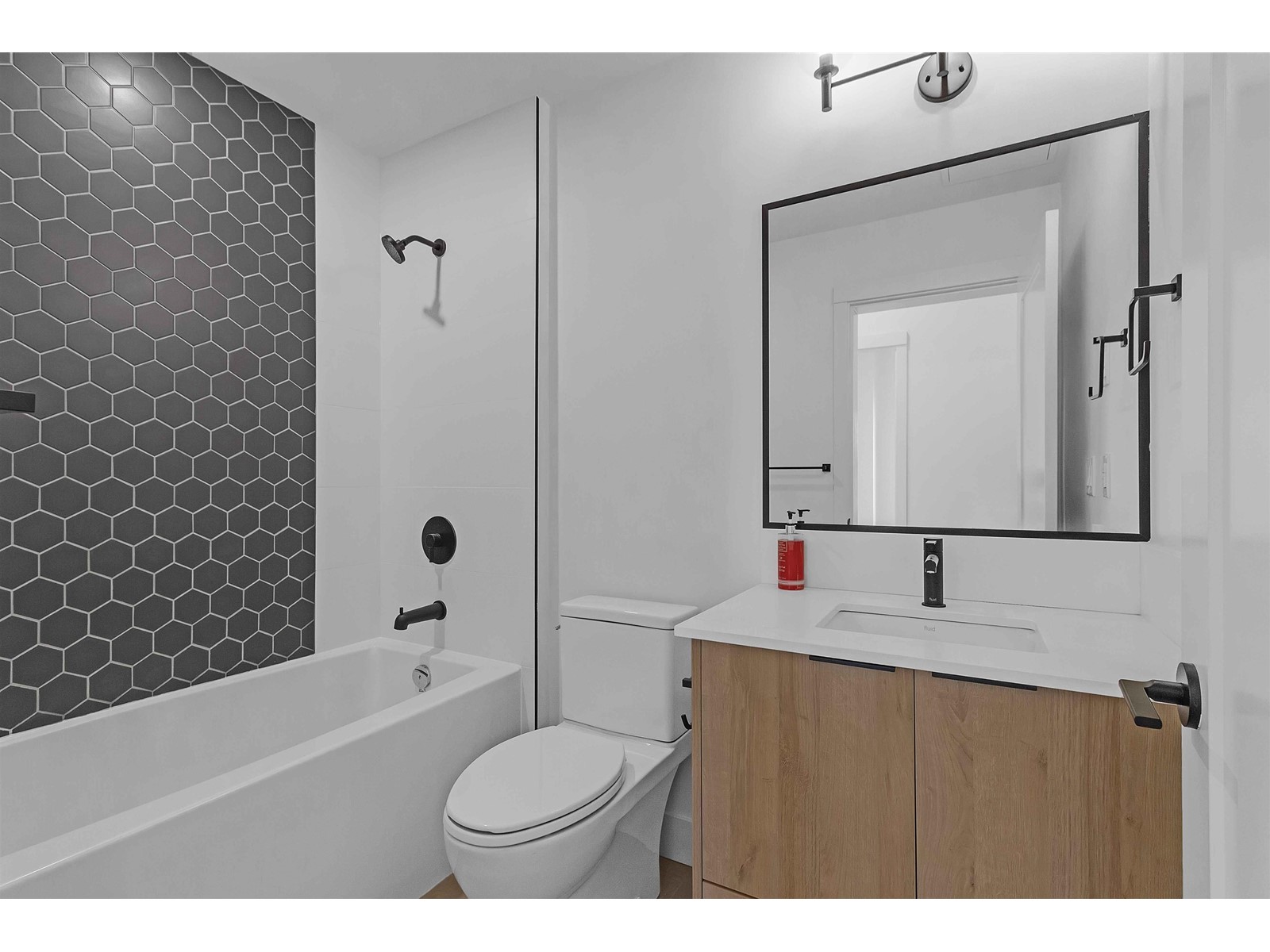 306 20614 80 Avenue, Langley, British Columbia  V2Y 3W7 - Photo 12 - R2989092