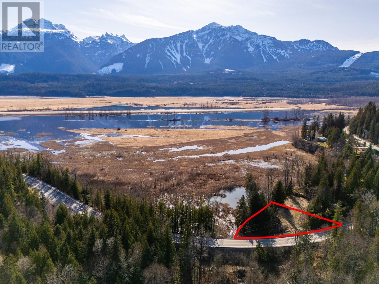 2323 Airport Way, Revelstoke, British Columbia  V0E 2S3 - Photo 7 - 10343517