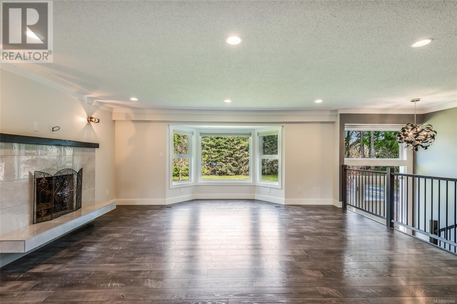Property at 6124 Strathcona St image 5