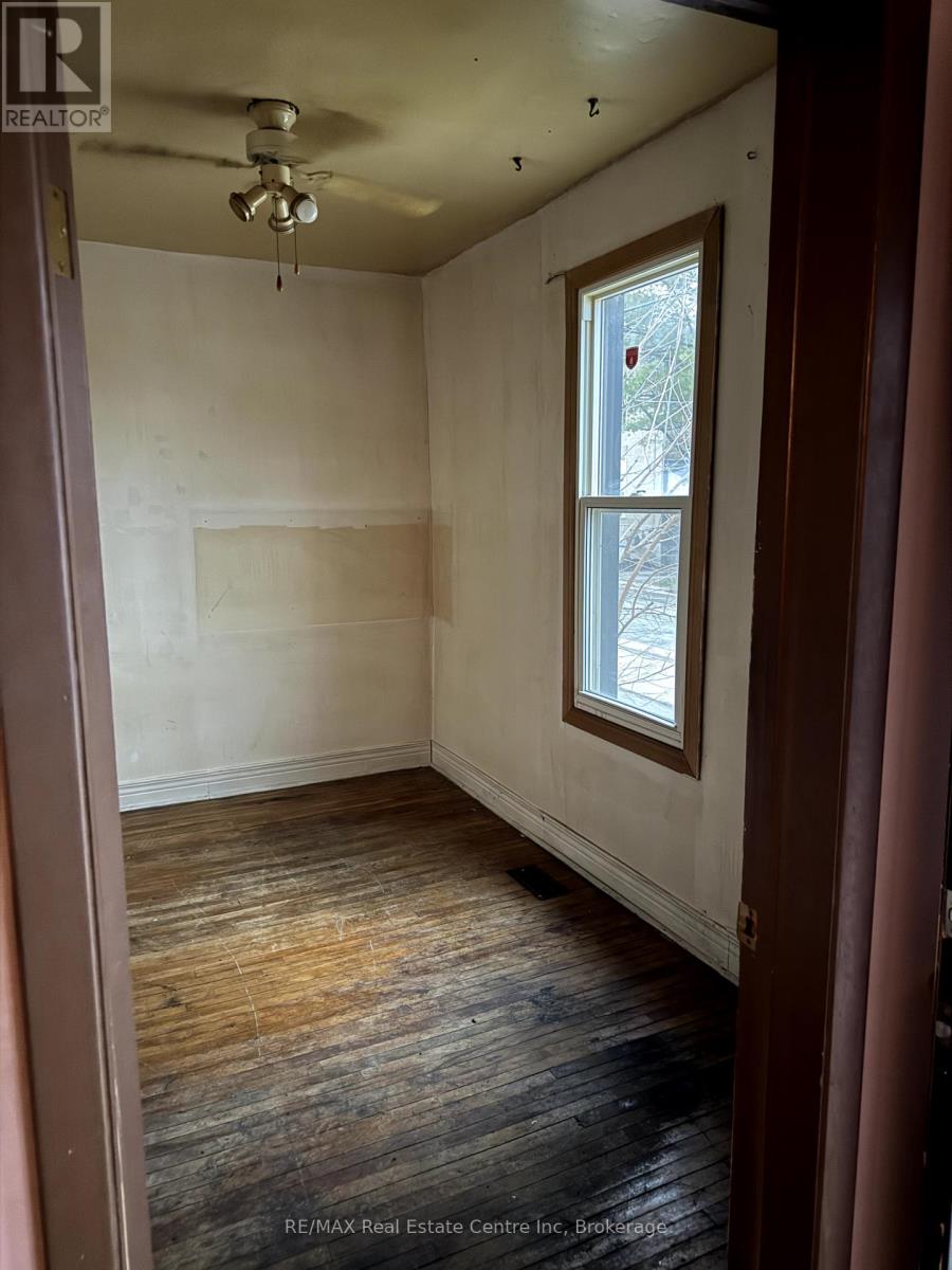 17 Emslie Street, Guelph, Ontario  N1H 3K6 - Photo 7 - X12085742