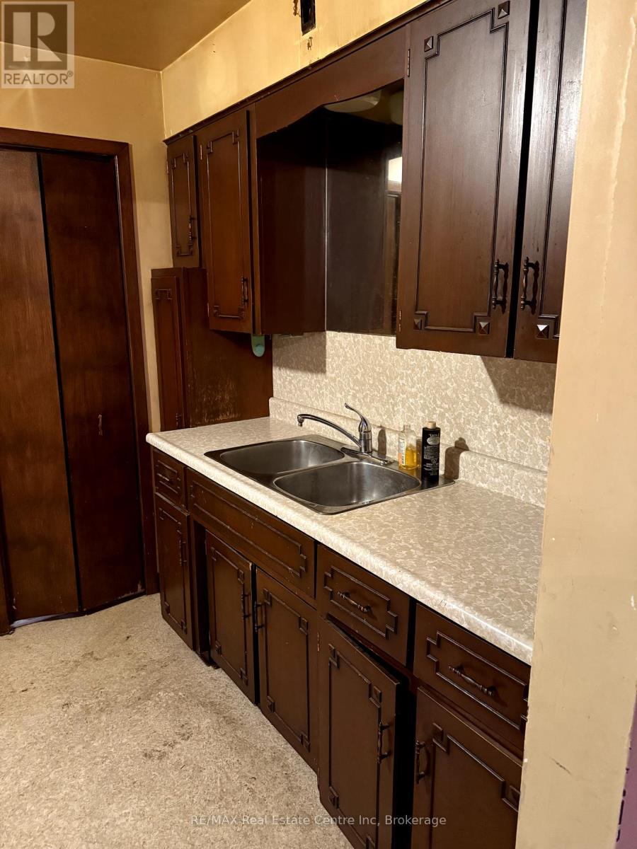 17 Emslie Street, Guelph, Ontario  N1H 3K6 - Photo 11 - X12085742