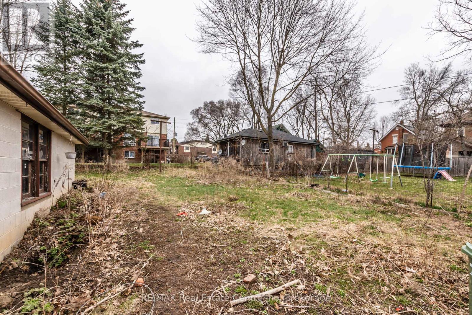 17 Emslie Street, Guelph, Ontario  N1H 3K6 - Photo 15 - X12085742