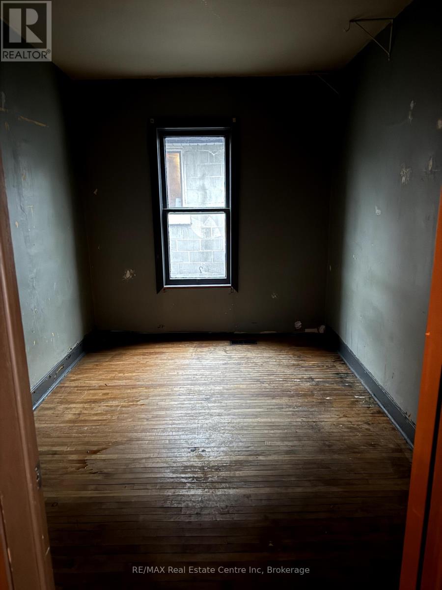 17 Emslie Street, Guelph, Ontario  N1H 3K6 - Photo 8 - X12085742