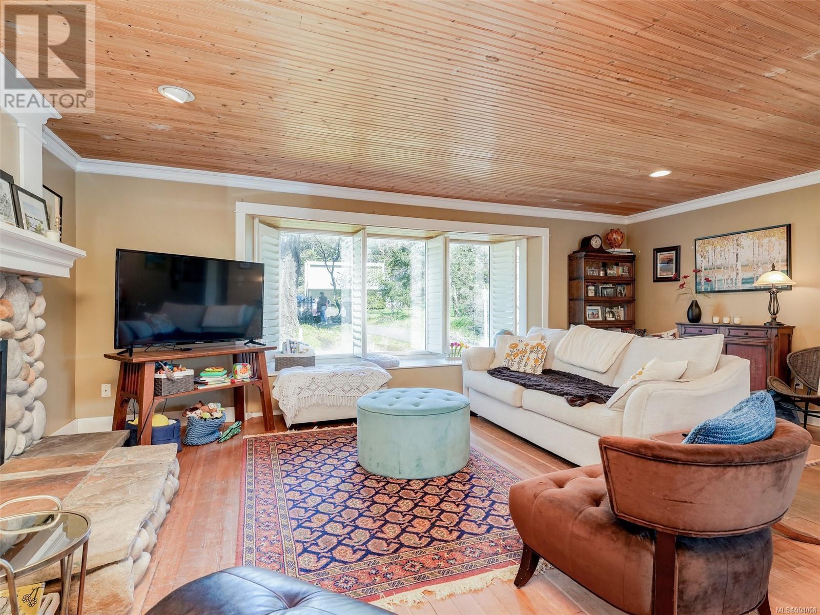 Property at 3935 Tudor Ave image 3