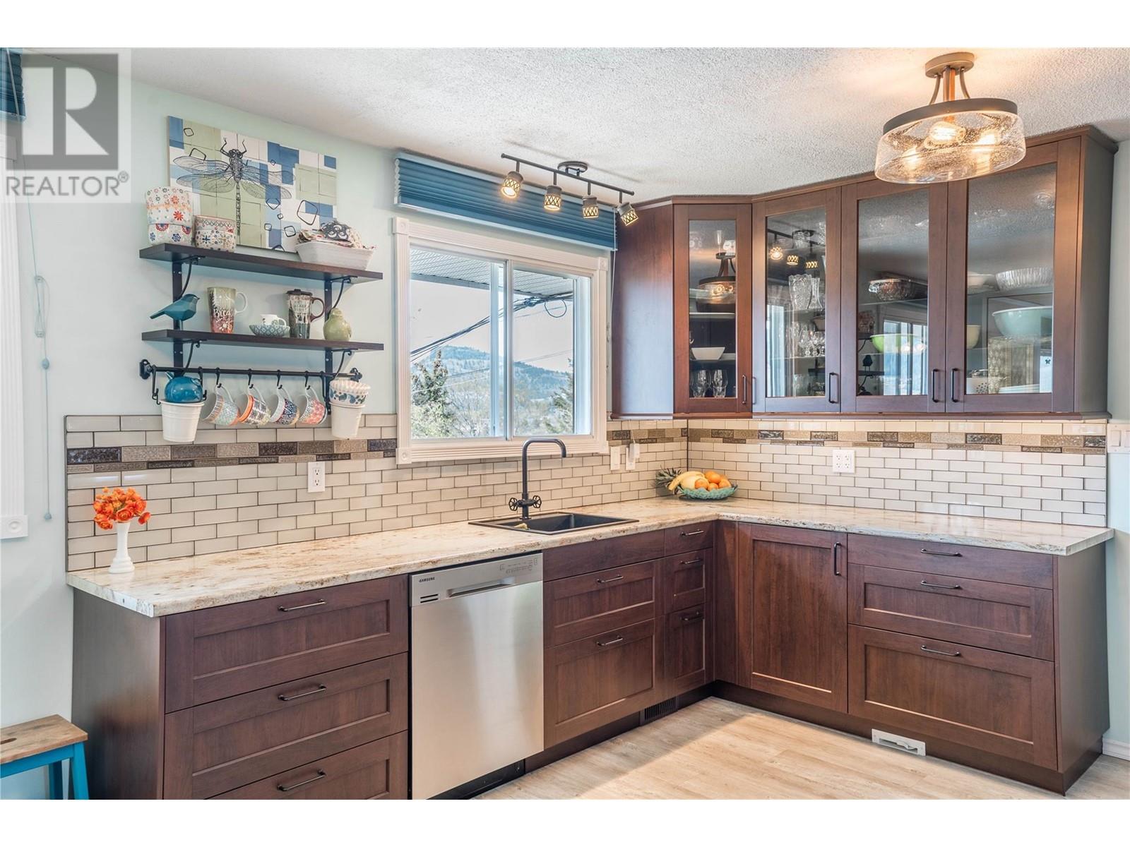 Property at 11825 Read Crescent image 2