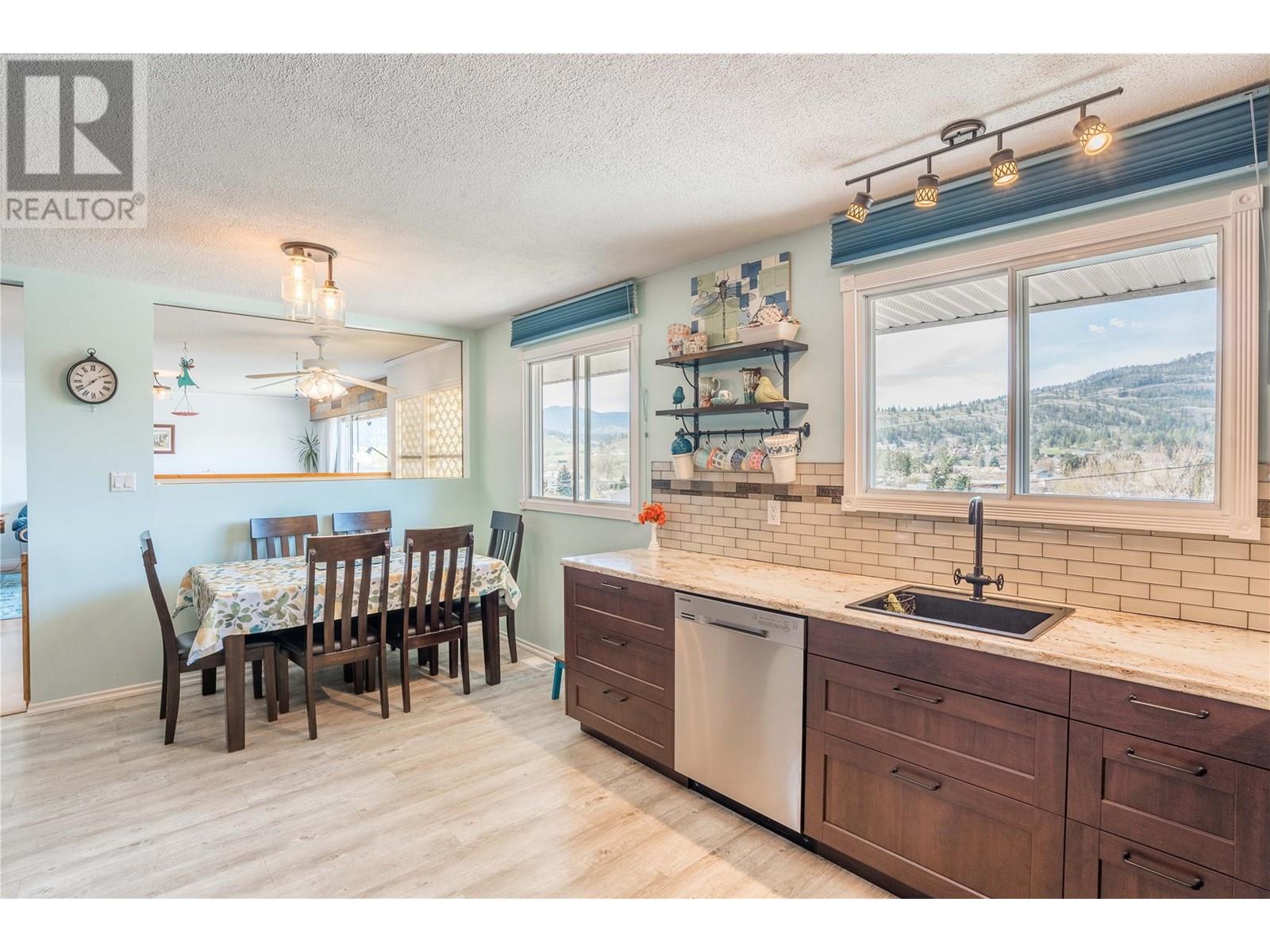 Property at 11825 Read Crescent image 4