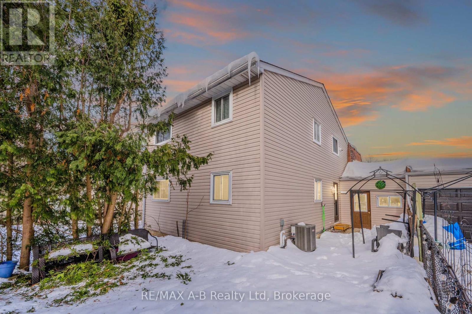 45 - 169 Elm Ridge Drive, Kitchener, Ontario  N2N 1L7 - Photo 10 - X12067290