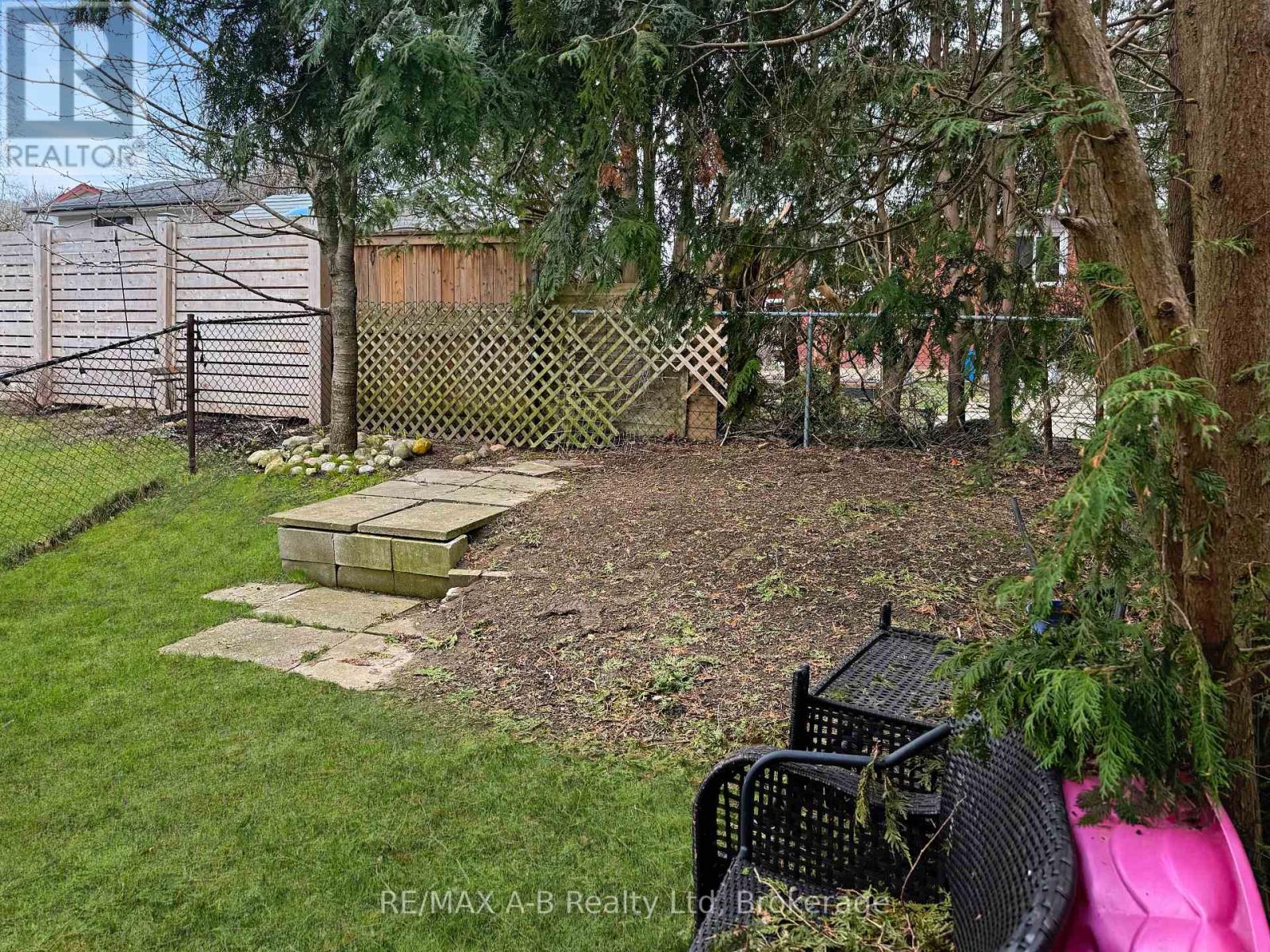 45 - 169 Elm Ridge Drive, Kitchener, Ontario  N2N 1L7 - Photo 14 - X12067290