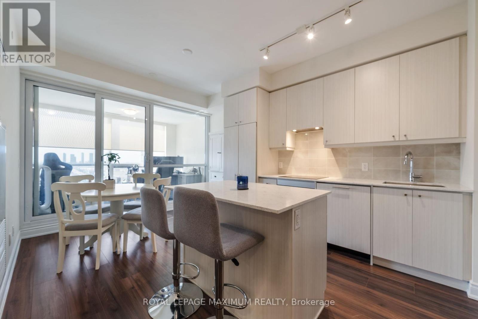 1804 - 9075 Jane Street, Vaughan (Concord), Ontario  L4K 0L7 - Photo 12 - N12087605