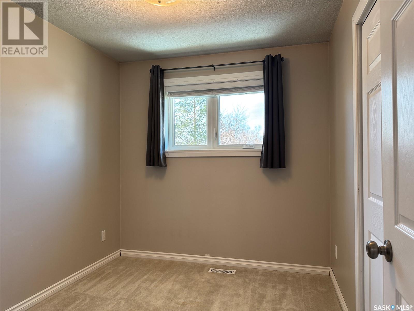 404 9th Street E, Wynyard, Saskatchewan  S0A 4T0 - Photo 12 - SK002959