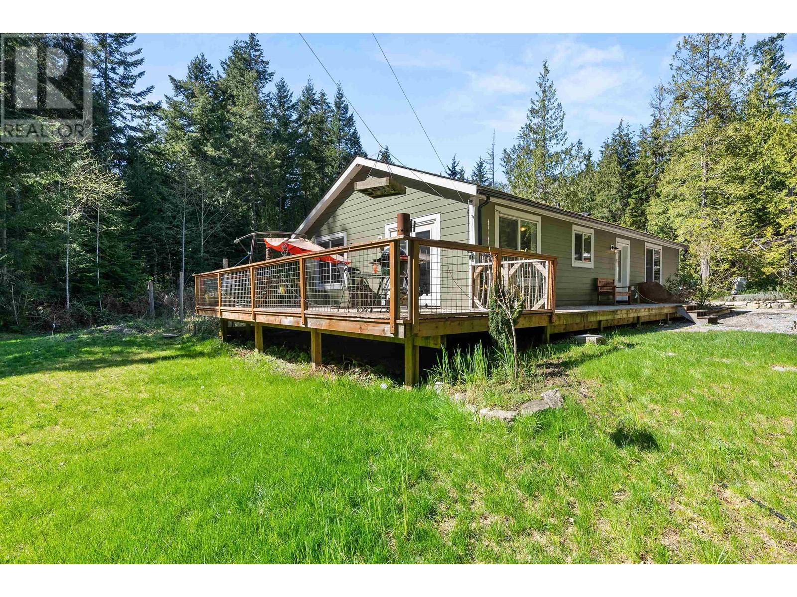 1751 Blower Road, Sechelt, British Columbia  V7Z 0A6 - Photo 21 - R2991406