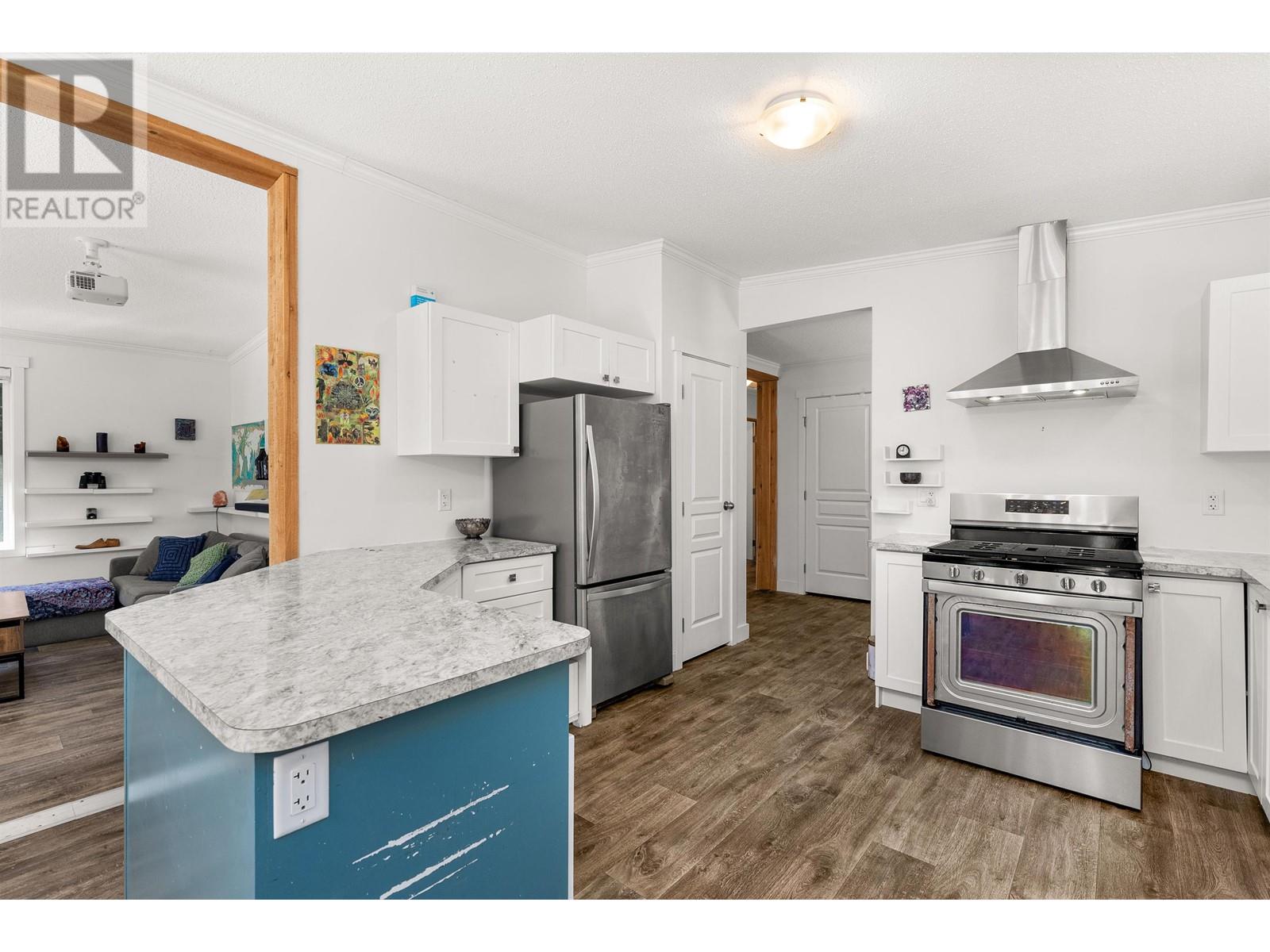 1751 Blower Road, Sechelt, British Columbia  V7Z 0A6 - Photo 4 - R2991406